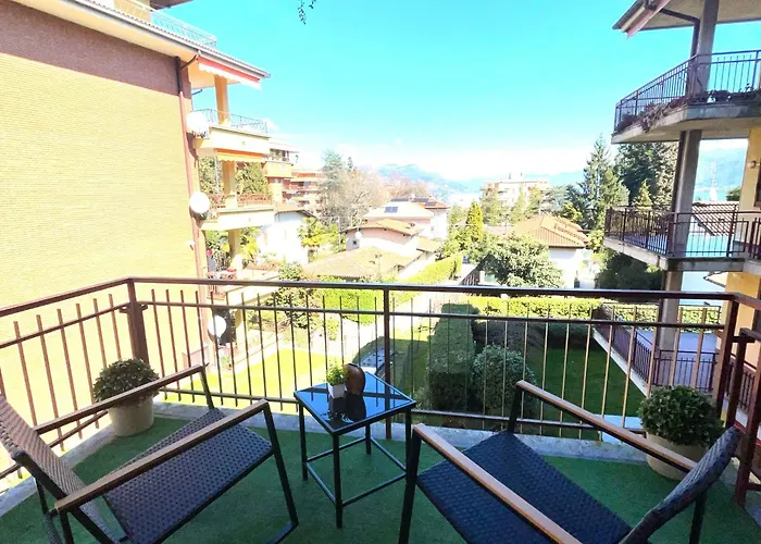 דירה Marnhouse View